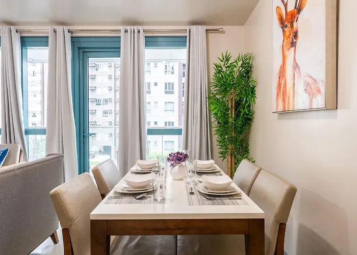 One Uptown Bgc 2br Cor Unit With Balcony ,washer *