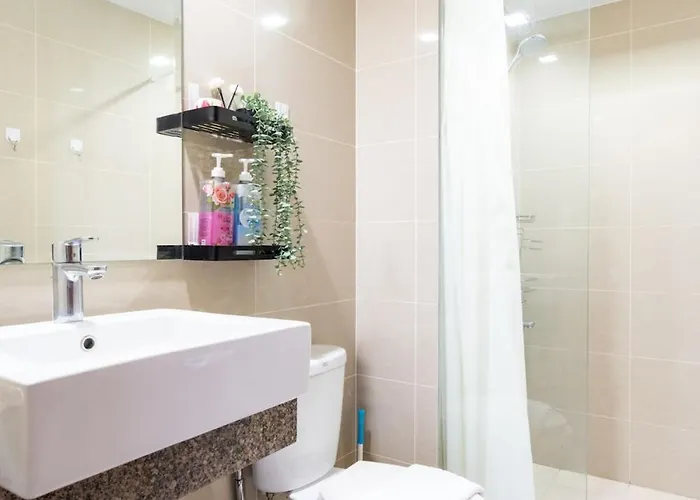 Apartment One Uptown Bgc 2br Cor Unit With Balcony ,washer