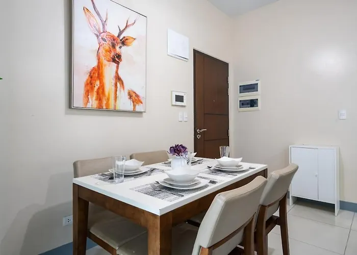 One Uptown Bgc 2br Cor Unit With Balcony ,washer Apartment